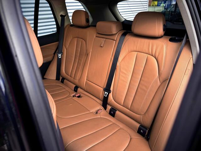 BMW X5 xDrive45e xLine | SOH 96% | Panoramadak | Comfortstoel | HUD | Laser | ACC | Trekhaak |