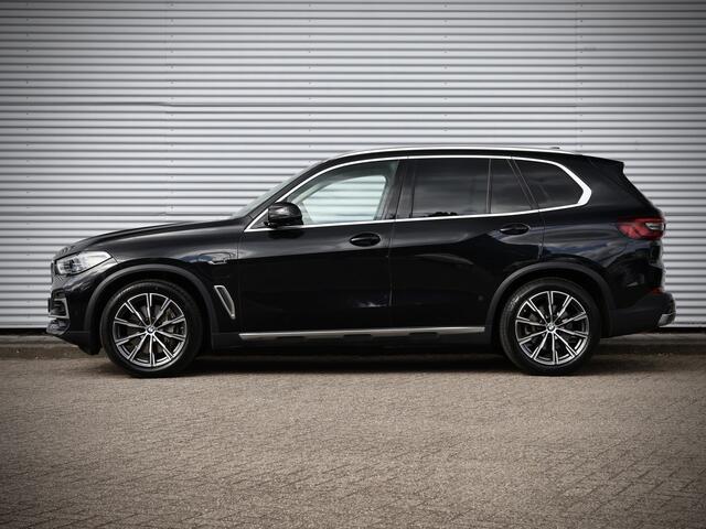 BMW X5 xDrive45e xLine | SOH 96% | Panoramadak | Comfortstoel | HUD | Laser | ACC | Trekhaak |