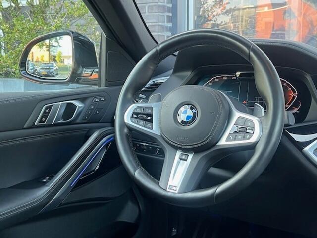 BMW X6 XDRIVE40I M-SPORT - PANO - 22 INCH - ORG. NL.