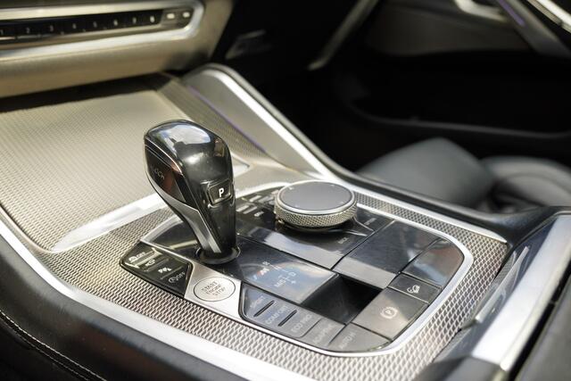 BMW X6 M50d High Executive / BTW / Dealer Ond / Laser / Pano / Trekhaak / Active Steering / Co Pilot /