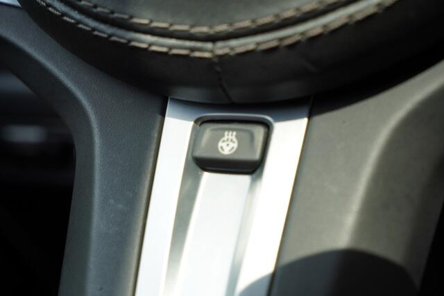 BMW X6 M50d High Executive / BTW / Dealer Ond / Laser / Pano / Trekhaak / Active Steering / Co Pilot /