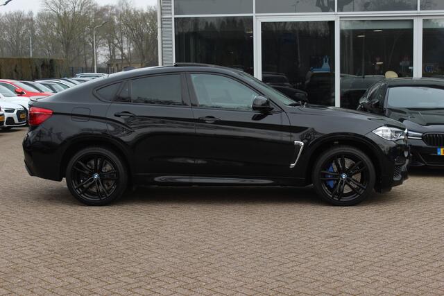 BMW X6 M / NL Auto! / Full option! / NIEUWSTAAT! / Trekhaak / Schuifdak / 360Camera / Carbon intr. / B&O / Softclose / Leder / 21'' / Standkachel / Entertainment System / Luchtvering / Stoelventilatie