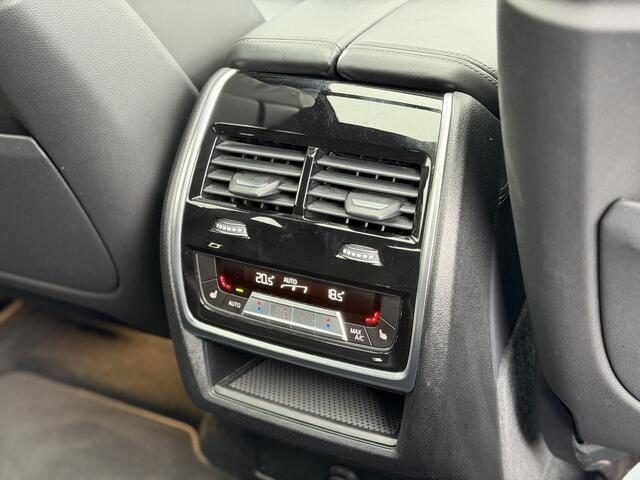 BMW X6 M50i High Executive | Panorama | Bowers & Wilkins | Soft Close | Laser | Stoelventilatie