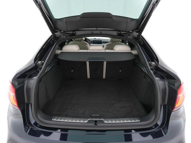 BMW X6 M50d (INCL-BTW) Aut. *PANO | HEAD-UP | LEATHER | FULL-LED | HARMAN/KARDON | DIGI-COCKPIT | CAMERA | MEMORY-PACK | HEATED-COMFORTSEATS | NAVI-FULLMAP | SHIFT-PADDLES | PRIVACYGLASS | 20"ALU*