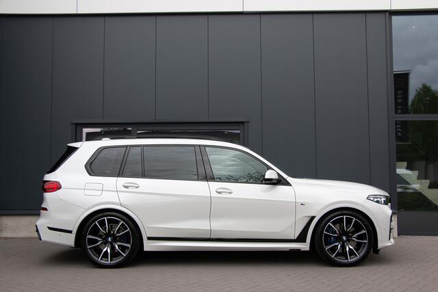BMW X7 xDrive40i M-Sport | ACC | 360 Cam | Comfort stoel Individual | Harman Kardon | Pano | Assisted Driving | Lane & Side Assist | Apple & Android Carplay | Softclose | 7-Persoons | Laser | NL AUTO | Skylounge | Glaspook | Elektrische 3500KG Trekhaak | 340PK |