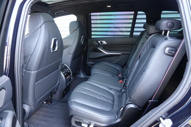 BMW X7 xDrive40i 7 Pers. M Sport | Pano | trekhaak | Massage | Carbon | M stoelen | Head-up | 23 Inch |