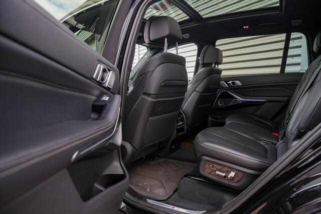 BMW X7 M50d High Executive Panodak Bowers Wilkins Memory 7-Persoons Stoelventilatie ACC Trekhaak