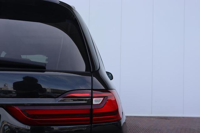 BMW X7 xDrive40i High Executive High Executive M-Sportpakket / Bowers & Wilkins / Copilot Pack / Skylounge Panoramadak / Trekhaak / 22''