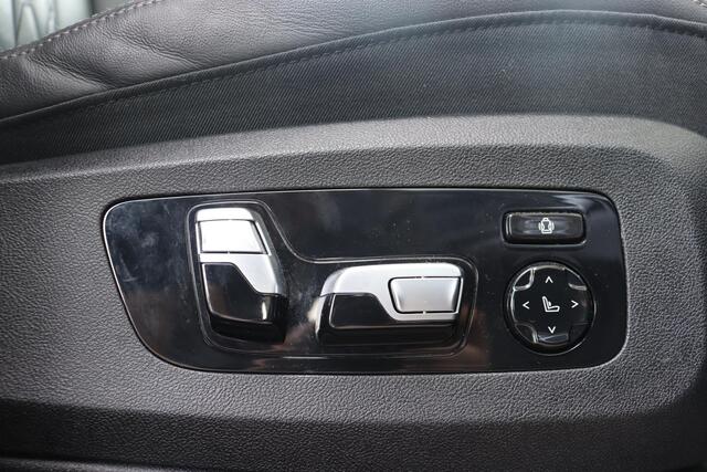 BMW X7 xDrive40i High Executive High Executive M-Sportpakket / Bowers & Wilkins / Copilot Pack / Skylounge Panoramadak / Trekhaak / 22''