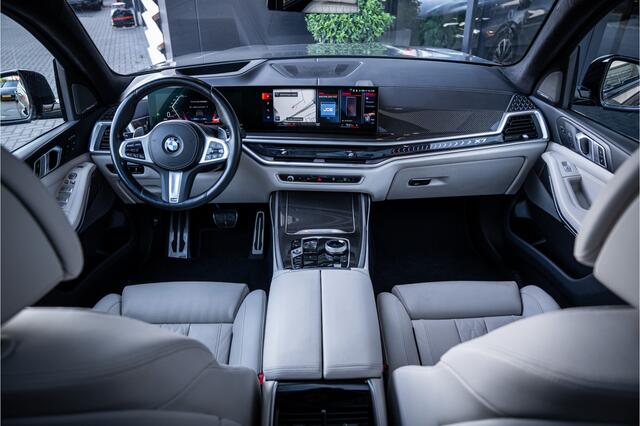 BMW X7 xDrive40i M Sport 7p | Panorama | Sky Lounge | H&K | Dravitgrau