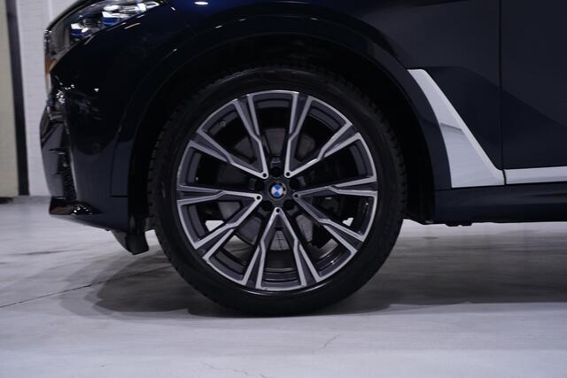 BMW X7 xDrive40i M Sport NAP M Stoelen Carbon spiegels Leder dashbord Massage Standverwarming Bowers & Wilkins Night Vision Rijklaar Trekhaak Panodak