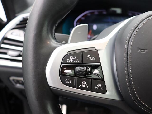 BMW X7 xDrive40i High Executive | M Sportpakket | BMW Personal CoPilot Pack | Trekhaak | Soft Close | Panorama-Glasdak Sky Lounge | Driving Assistant Professional | Head Up Display | HiFi | 22''