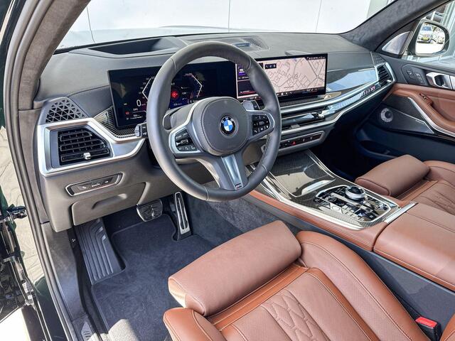 BMW X7 xDrive40i M-Sport / 23 inch / Trekhaak / Driving Assistant Prof / Stoelverwarming op alle stoelen / Zonneschermen / Parking Assistant Prof / 7 zitplaatsen