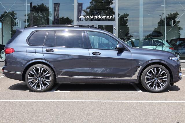 BMW X7 xDrive40i 6p. l 340 PK l Panodak l LASER l Head-up l Soft close l 3500 Ahw gewicht l Memory l B & W l 360 Camera l Stuurverw. l Stoelverwarming l Adaptive Cruise controle l Wegklapbare trekhaak l