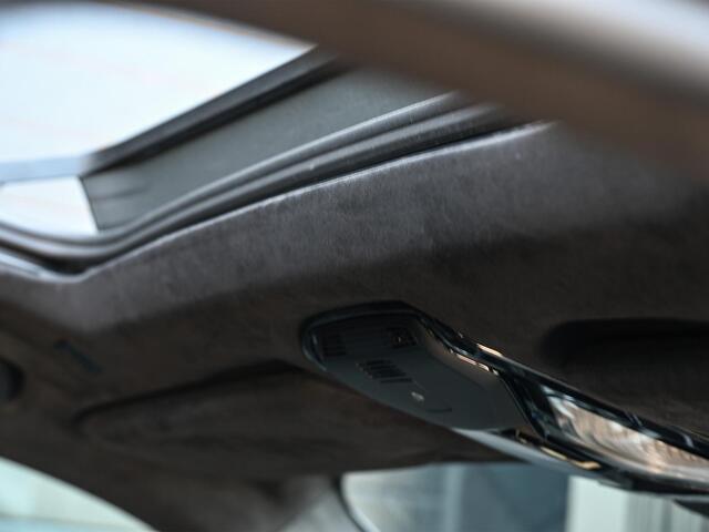 BMW X7 xDrive40i High Executive 7P | Panoramadak | Alcantara Hemel | Harman/Kardon | Iconic Glow | Stoelventilatie + Massage | Actice Cruise | Ambiance Interieur | HUD | Luchtvering |