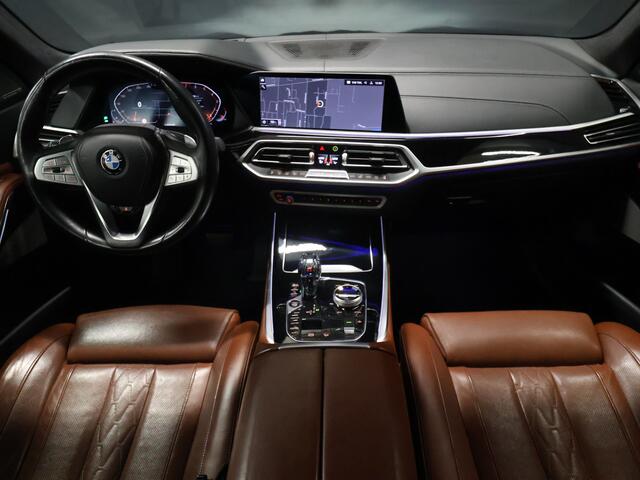 BMW X7 xDrive40i High Executive [SCHUIFKANTELDAK, 7-PERSOONS, BMW LASERLICHT, HEAD-UP, APPLE CARPLAY, SOFTCLOSE, ANDROID, LUCHTVERING, MASSAGESTOELEN, MEMORY SEATS, STOELVERWARMING V+A, VOL LEDER, CAMERA, ELEKTRISCHE ACHTER