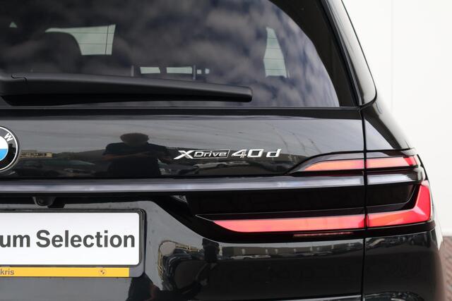 BMW X7 xDrive40d | Sport pakket Pro | Panorama Dak | Driving Assistant Professional | Harman Kardon | Trekhaak | Stoel Verwarming Voor en Achter | Soft-Close | Comfortstoelen | M-Sport Uitlaat | 22'' LM |