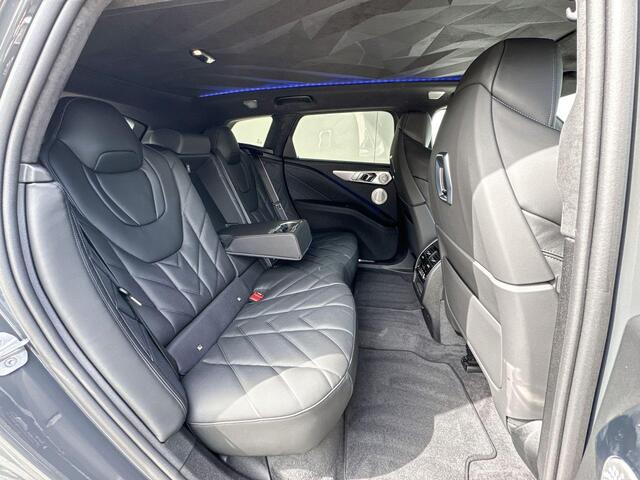 BMW XM 50e M-Sport / 23 inch / Comfort Acces / Driving Prof / Bowers & Wilkins Diamond Surround Sound Systeem / Soft Close / Trekhaak