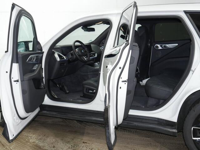 BMW XM 50e | 22" | Trekhaak | Massage | CoPilot | Stoelventitatie Verwacht