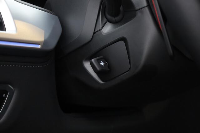 BMW XM PHEV 30 kWh | V8 | Driving Assistant Pro | Bowers & Wilkins | 23'' | Stoelventilatie | Soft close | HUD |