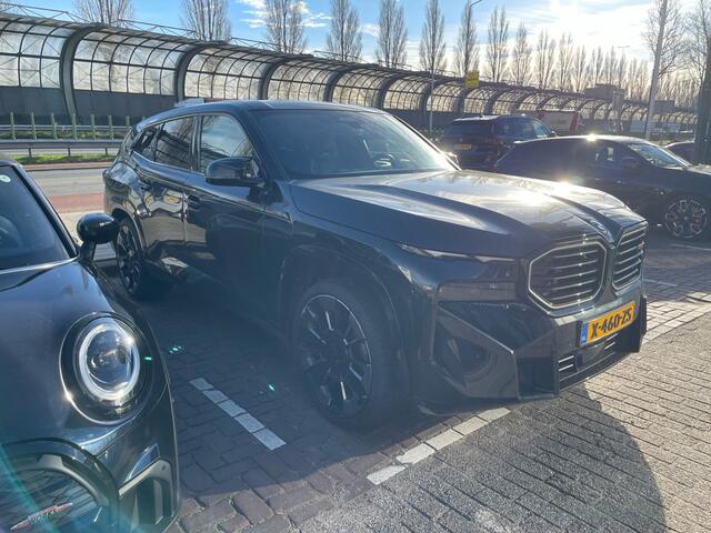 BMW XM PHEV V8 | 23" | Bowers & Wilkins | M Driver's Pack | CoPilot | Trekhaak | Massage+Ventilatie |