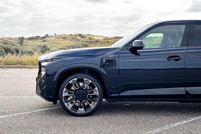 BMW XM PHEV 30 kWh | M Driver's Pack | Bowers & Wilkins | Iconic Glow | Soft-close | Trekhaak |