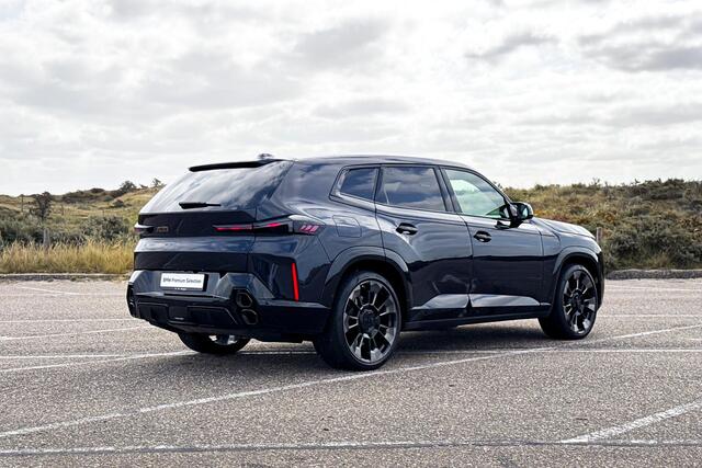 BMW XM PHEV 30 kWh | M Driver's Pack | Bowers & Wilkins | Iconic Glow | Soft-close | Trekhaak |