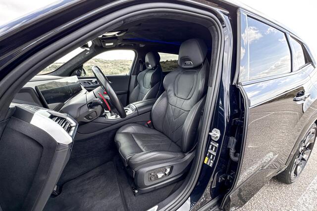 BMW XM PHEV 30 kWh | M Driver's Pack | Bowers & Wilkins | Iconic Glow | Soft-close | Trekhaak |