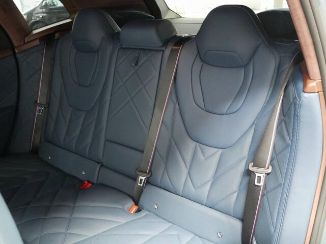 BMW XM PHEV 50e | Individual Vintage leder | CoPilot | Bowers & Wilkins | M-Stoelen |