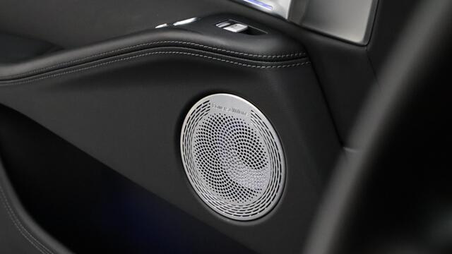 BMW XM V8 | M Drivers Package | Massage | B&W | M Onderstel Professional | Stoelventilatie | Head-up | Trekhaak | Soft-Close