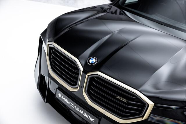 BMW XM 4.4 V8 PHEV 30 kWh | 23" | B&W | Massage | Stoelventilatie | E-Trekhaak