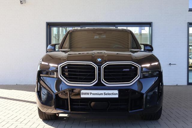 BMW XM PHEV 50e 30 kWh | M-SPort Pakket | Bowers & Wilkins | Trekhaak | Driving Assistant Professional | Soft-Close | Parking Assistant Plus |