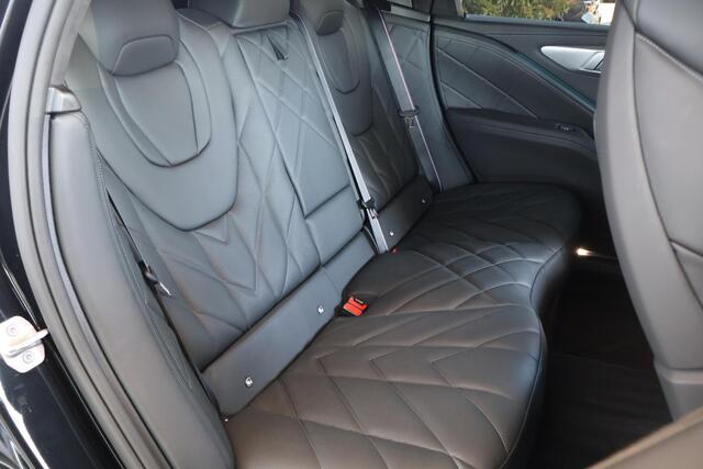 BMW XM PHEV 50e 30 kWh | M-SPort Pakket | Bowers & Wilkins | Trekhaak | Driving Assistant Professional | Soft-Close | Parking Assistant Plus |