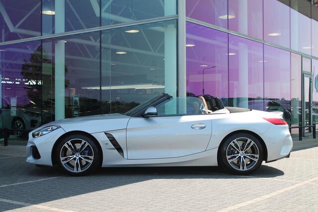 BMW Z4 Roadster M40i High Executive Automaat / Achteruitrijcamera / Sportstoelen / Stoelverwarming / Adaptief M onderstel / Parking Assistant / Live Cockpit Professional