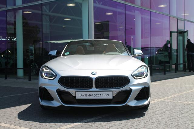 BMW Z4 Roadster M40i High Executive Automaat / Achteruitrijcamera / Sportstoelen / Stoelverwarming / Adaptief M onderstel / Parking Assistant / Live Cockpit Professional