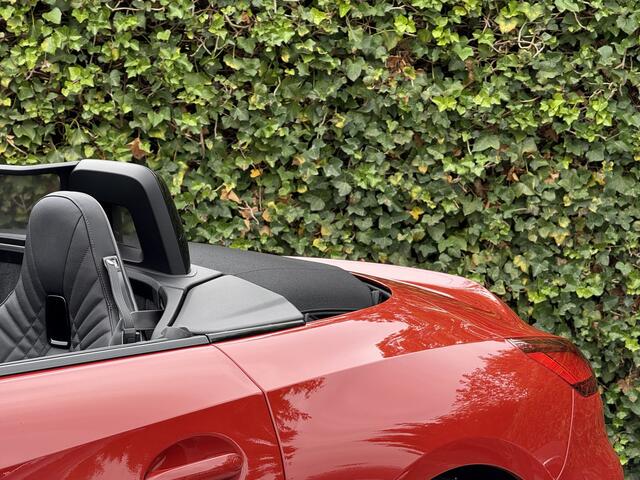 BMW Z4 Roadster sDrive30i M-Sport | High Exe | 19" | HiFi | Stoelverw. | Sensatec Dash | Ambiance | PDC
