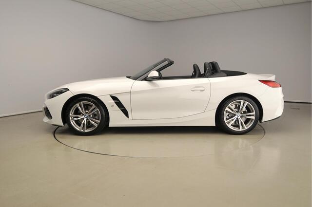 BMW Z4 Roadster sDrive20i Handgeschakeld | 18 inch LM M Dubbelspaak | Driving Assistant | HiFi System | M Aerodynamicapakket | Comfort Access