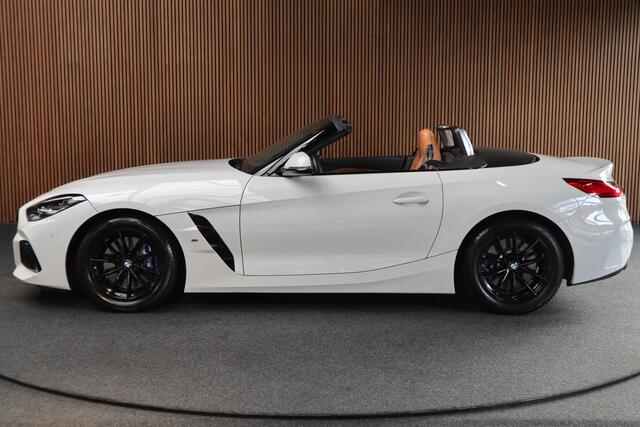 BMW Z4 Roadster sDrive30i High Exe M-pakket HUD Leer Camera PDC Stoelverwarming Stuurverwarming Memory seats LM velgen