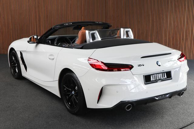 BMW Z4 Roadster sDrive30i High Exe M-pakket HUD Leer Camera PDC Stoelverwarming Stuurverwarming Memory seats LM velgen