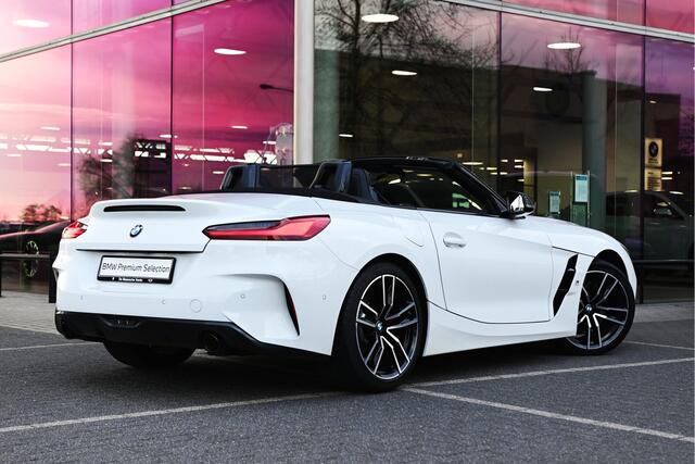 BMW Z4 Roadster sDrive30i High Executive M Sport Automaat / Achteruitrijcamera / M Adaptief onderstel / Comfort Access / Adaptieve LED / Head-Up / Harman Kardon / Stoelverwarming