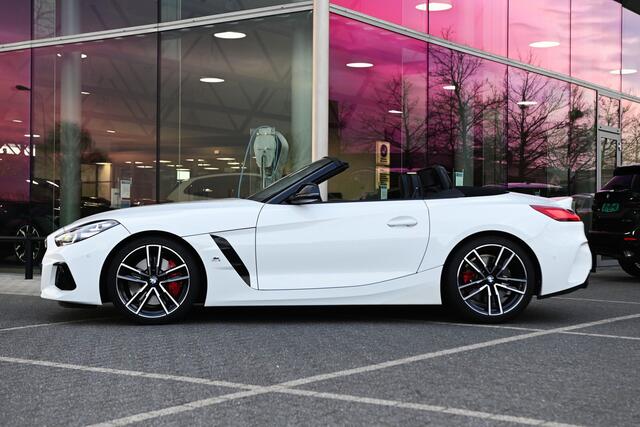 BMW Z4 Roadster sDrive30i High Executive M Sport Automaat / Achteruitrijcamera / M Adaptief onderstel / Comfort Access / Adaptieve LED / Head-Up / Harman Kardon / Stoelverwarming