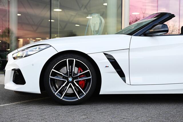 BMW Z4 Roadster sDrive30i High Executive M Sport Automaat / Achteruitrijcamera / M Adaptief onderstel / Comfort Access / Adaptieve LED / Head-Up / Harman Kardon / Stoelverwarming
