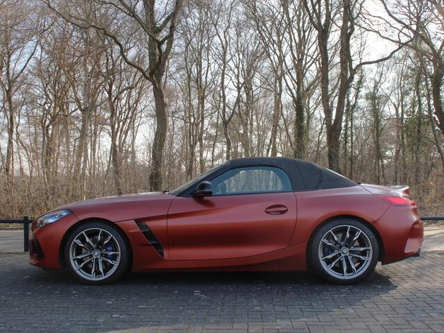 BMW Z4 Roadster M40i First Edition Frozen Orange