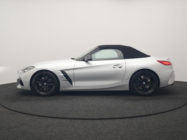 BMW Z4 Roadster M40i M Sport 340pk Dealer O.H. | Adaptive Cruise | Camera | Harman / Kardon | Lederen Sportstoelen Memory & Verwarmd | Adaptief Onderstel | Sfeerverlichting | Stuur Verwarmd | 19"L.M | Apple Carplay | Virtual | Navigatie |