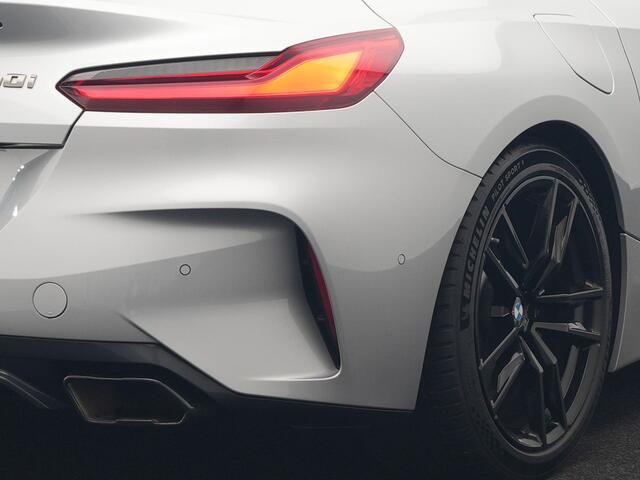 BMW Z4 Roadster M40i M Sport 340pk Dealer O.H. | Adaptive Cruise | Camera | Harman / Kardon | Lederen Sportstoelen Memory & Verwarmd | Adaptief Onderstel | Sfeerverlichting | Stuur Verwarmd | 19"L.M | Apple Carplay | Virtual | Navigatie |