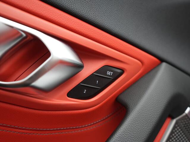 BMW Z4 Roadster M40i M Sport 340pk Dealer O.H. | Adaptive Cruise | Camera | Harman / Kardon | Lederen Sportstoelen Memory & Verwarmd | Adaptief Onderstel | Sfeerverlichting | Stuur Verwarmd | 19"L.M | Apple Carplay | Virtual | Navigatie |
