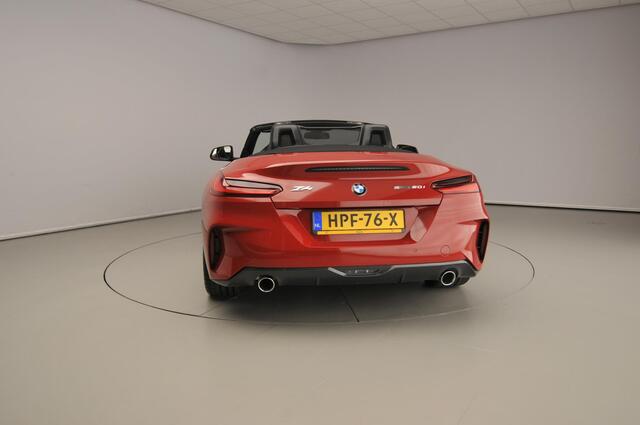 BMW Z4 Roadster sDrive20i | Handgeschakeld !! | LED | Leder | Navigatie | Windscherm | Stoelverwarming | DAB | Hifi speakers | Alu 18 inch