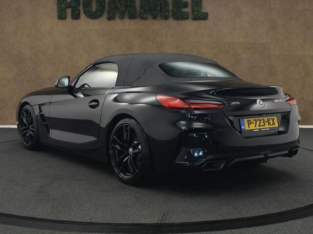 BMW Z4 Roadster M40i High Executive - 6 CILINDER MOTOR - 340 PK!! - LEDEREN BEKLEDING - ELEKTRISCHE STOELVERSTELLING VOORSTOELEN - ELEKTRISCHE KAP - NAVIGATIE - SCHAKELFLIPPERS ACHTER HET STUUR - HARMAN KARDON AUDIO - VOORSTOELEN VERWARMD - WINDSCHERM - MICHELIN PILOT SUPER SPORT BANDEN - 19 INCH LICHT METALEN VELGEN - HEAD UP DISPLAY - ACHTERWIELAANDRIJVING