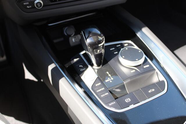 BMW Z4 Roadster sDrive20i Automaat / M Sportstoelen / Achteruitrijcamera / Adaptieve LED / Comfort Access / Head-Up / Active Cruise Control