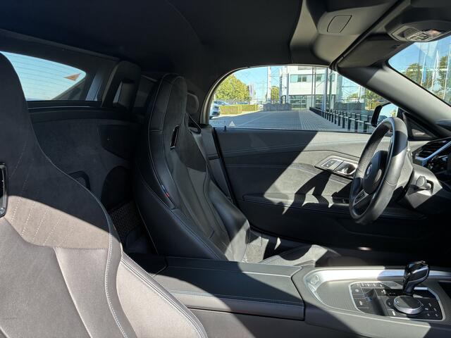BMW Z4 Roadster M40i Automaat / M Sportstoelen / Adaptieve LED / Comfort Access / M Adaptief onderstel / Active Cruise Control / Head-Up / Stuurverwarming